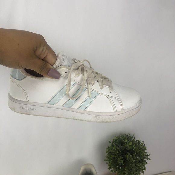 Kids Unisex Adidas Grand Court Cloudfoam Comfort Shoes. Size 4 - Picture 5 of 13